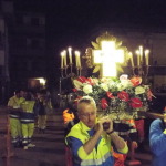 La Croce entra in chiesa